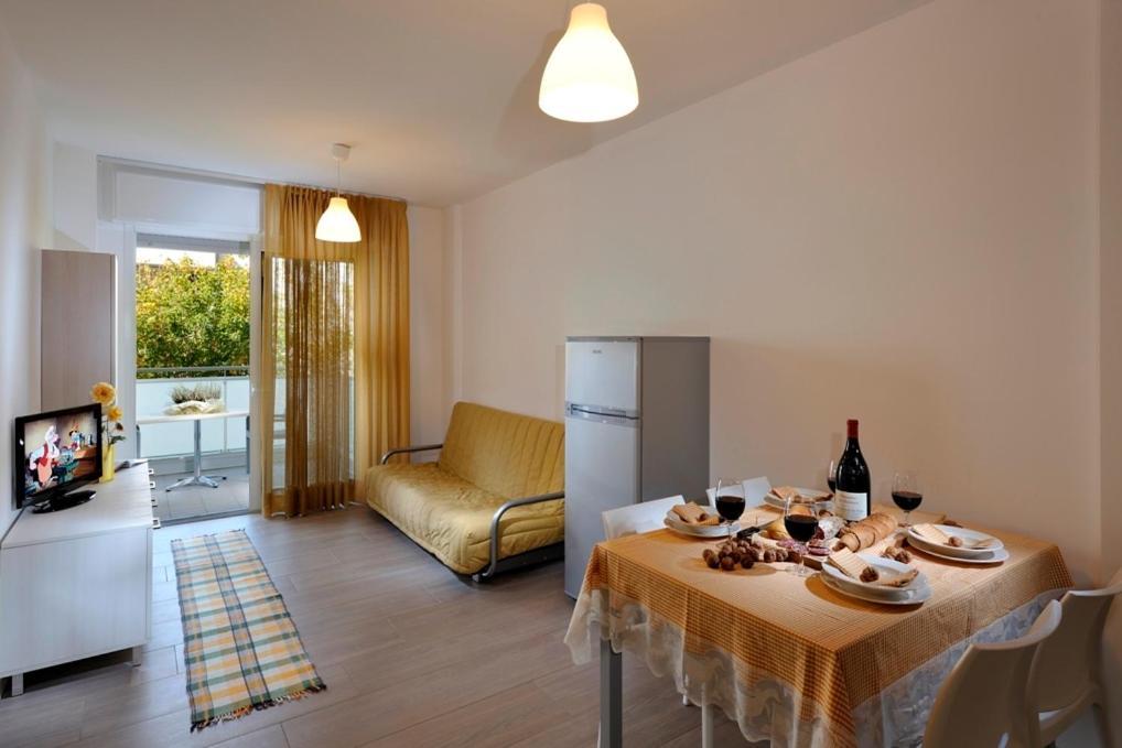 Hotel Luciana Bibione Bagian luar foto