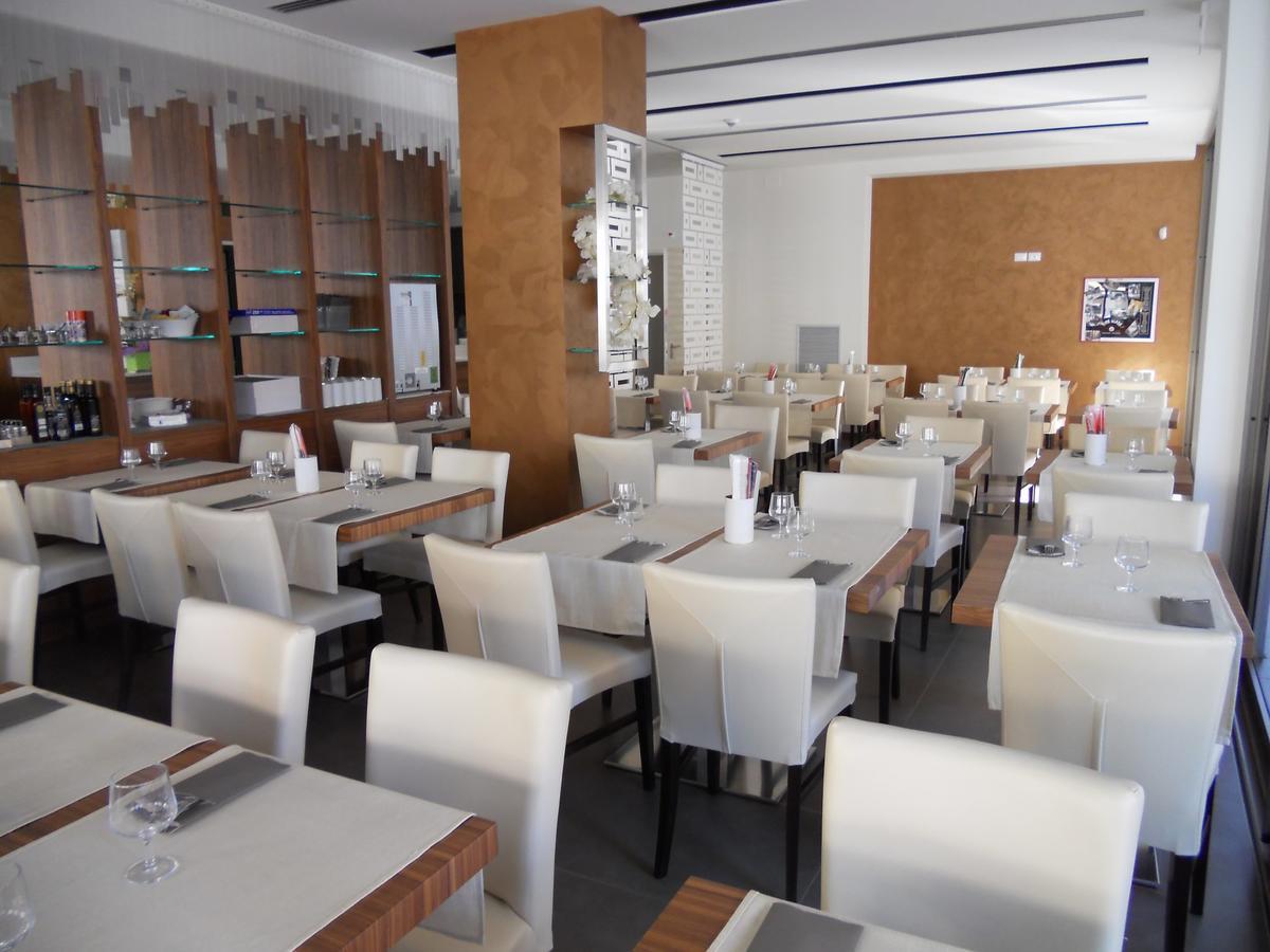 Hotel Luciana Bibione Bagian luar foto