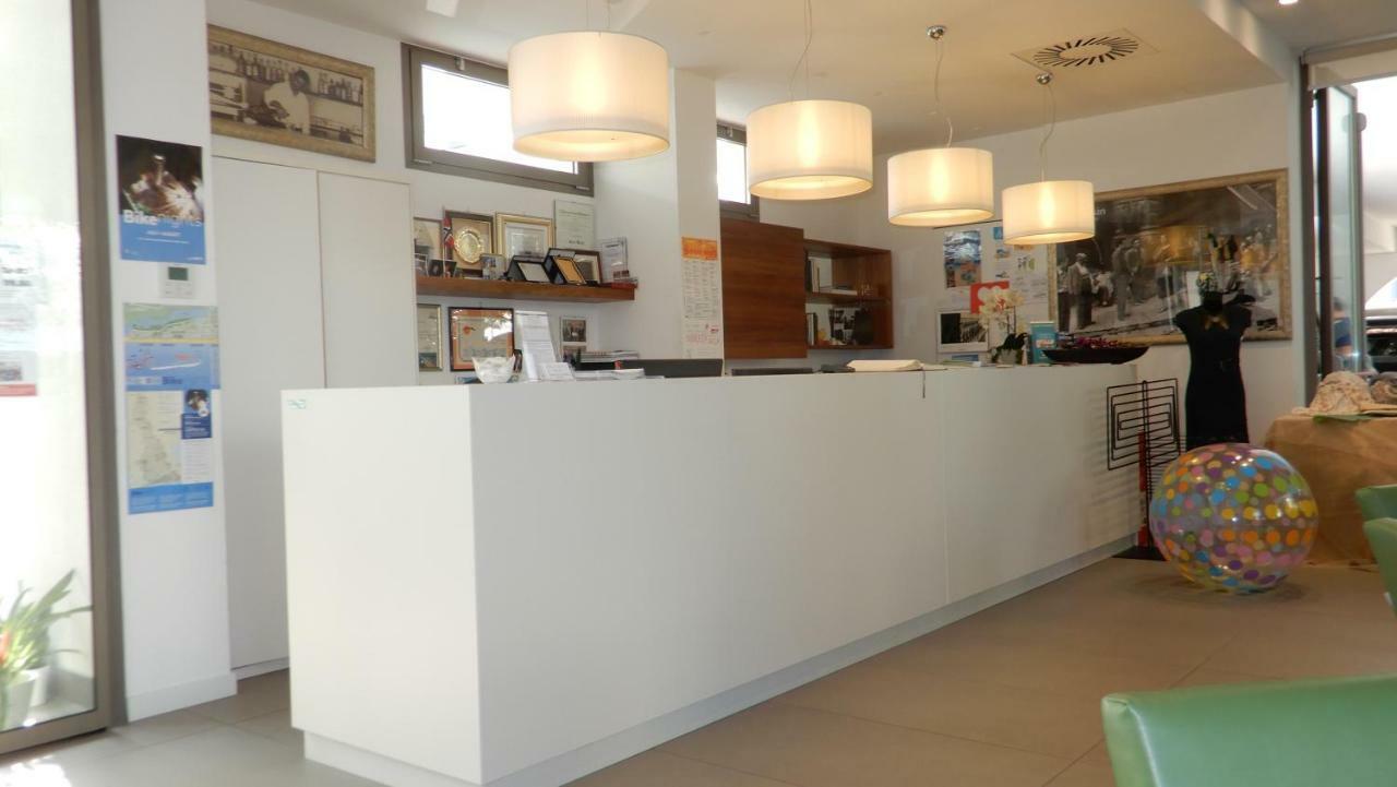 Hotel Luciana Bibione Bagian luar foto